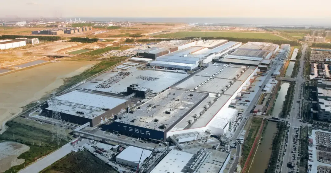 特斯拉十周年：上海储能超等工厂开工，，，妄想年产1万台商用储能电池